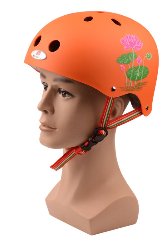 защитный велосипедный шлем 